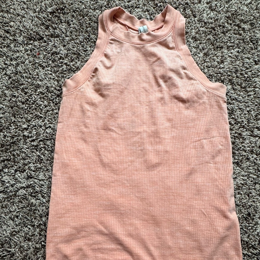 Sleeveless Ribbed Tank Top in Pink
